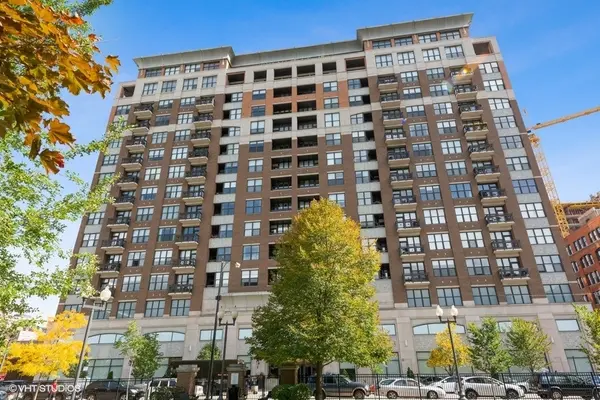 849 N Franklin ST #906, Chicago, IL 60610