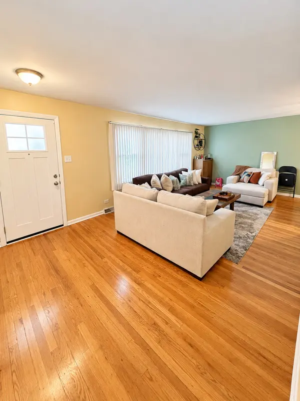 1339 Prince DR, South Holland, IL 60473