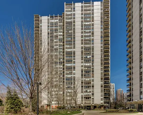 1360 N Sandburg TER #303, Chicago, IL 60610