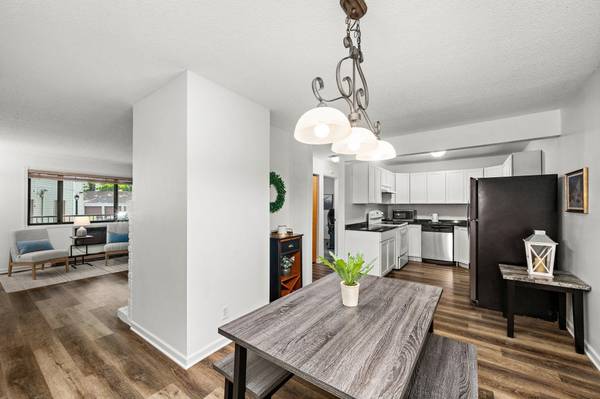350 Shelard Pkwy #106, Saint Louis Park, MN 55426