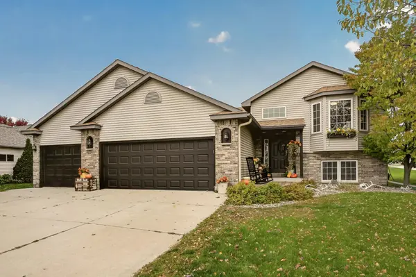 1005 3rd ST NE, Kasson, MN 55944