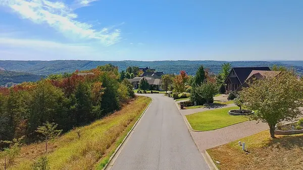 242 Crescent DR, Hollister, MO 65672