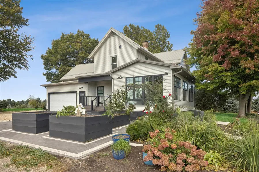 15821 Lynch RD, Dekalb, IL 60115