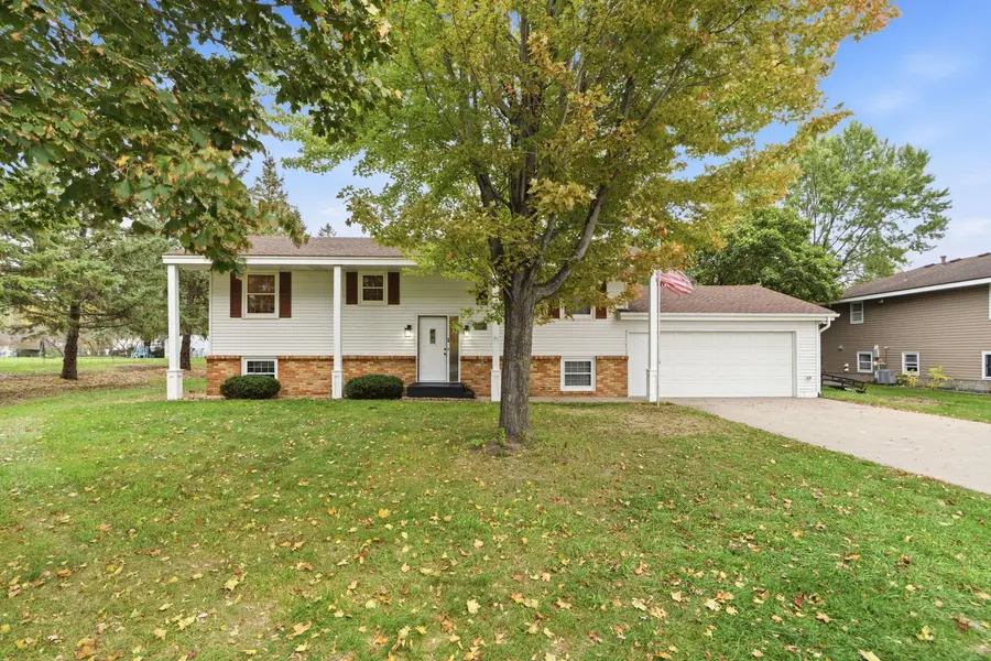 3950 7th AVE, Anoka, MN 55303