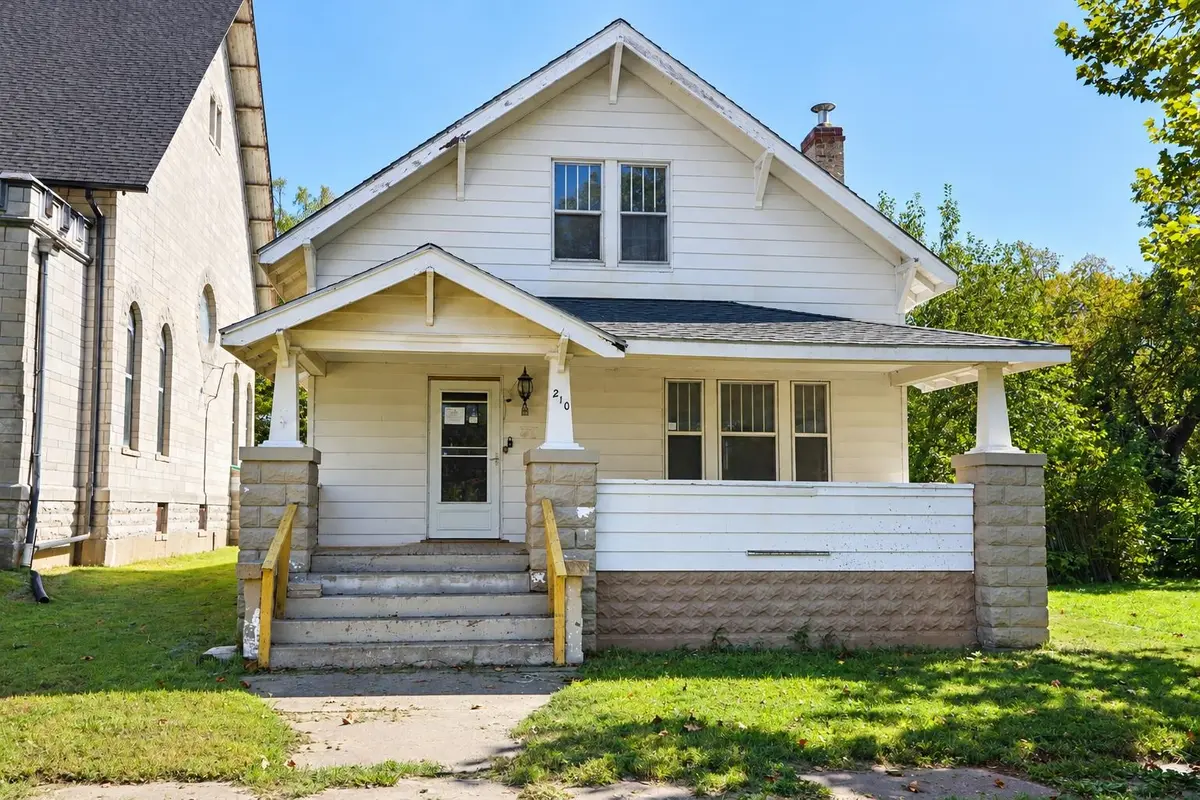 210 N Sycamore, Peabody, KS 66866