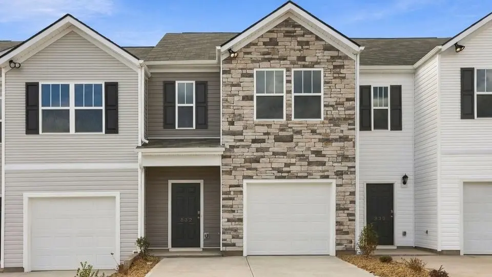 832 Embark CIR, Greer, SC 29651