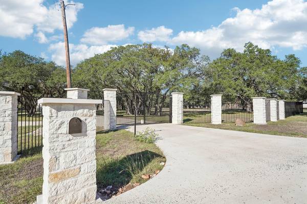 2833 Cedar Hollow RD, Georgetown, TX 78628