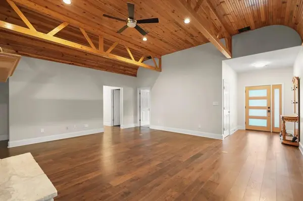 20608 Live Oak ST, Leander, TX 78641