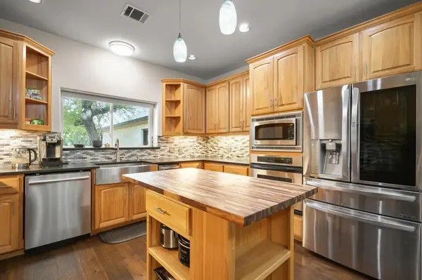 20608 Live Oak ST, Leander, TX 78641