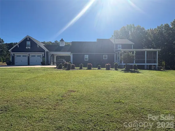 3076 Crestview LN, Lancaster, SC 29720