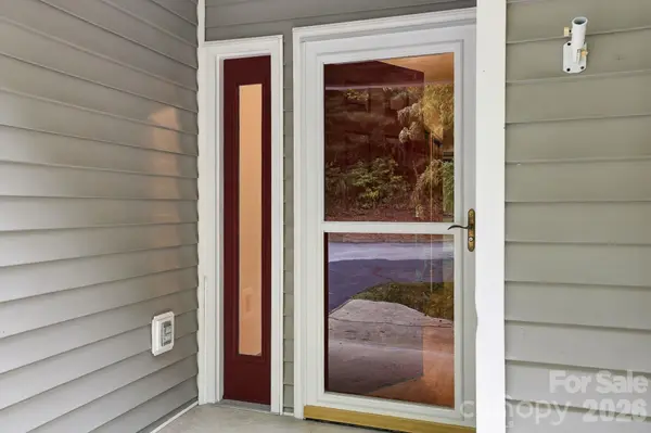 725 N Park PL, Hendersonville, NC 28791