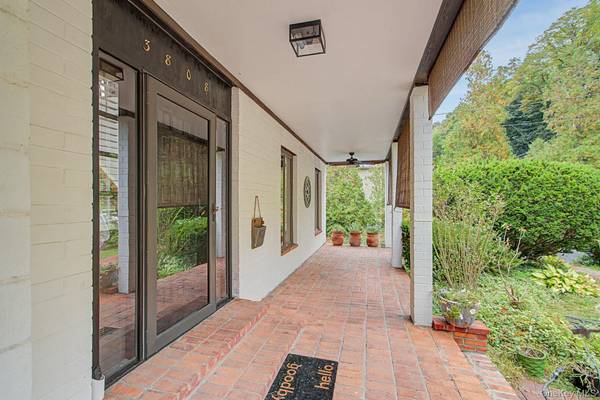3808 Old Crompond RD, Cortlandt Manor, NY 10567
