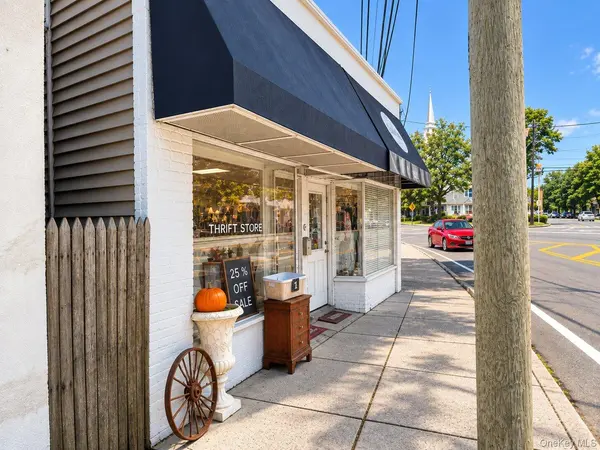12900 Main RD #west, Mattituck, NY 11952