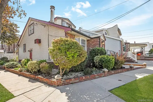 71-32 Caldwell AVE, Maspeth, NY 11378