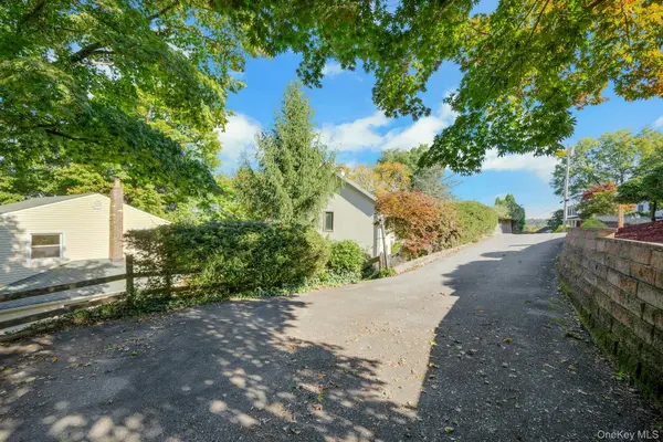 118 Circular ST, Thornwood, NY 10594