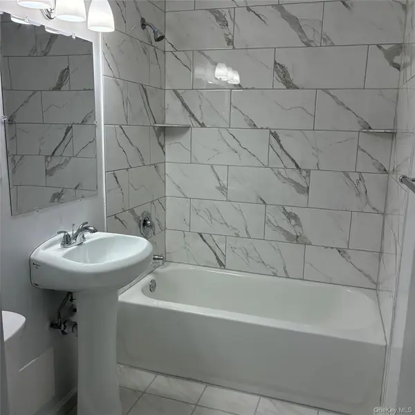 21 Pavilion RD #16, Suffern, NY 10901