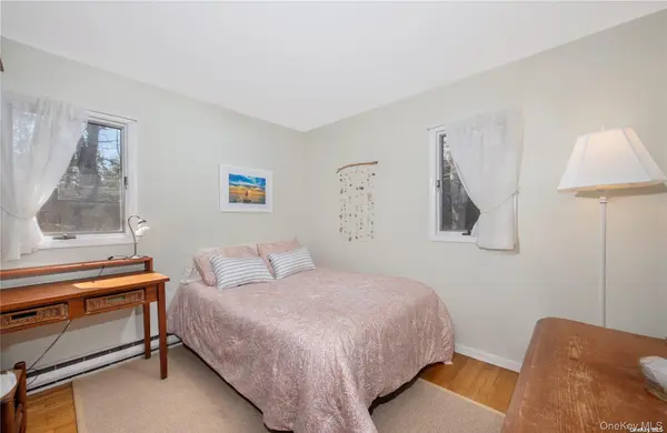 126 Lynn AVE #4, Hampton Bays, NY 11946