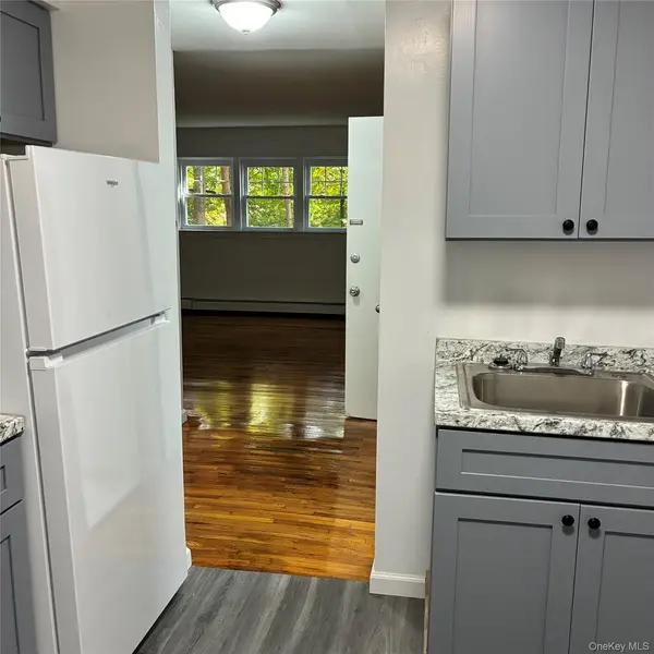 21 Pavilion RD #14, Suffern, NY 10901