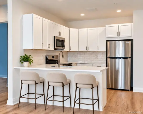 249 Drexel AVE #204, Westbury, NY 11590