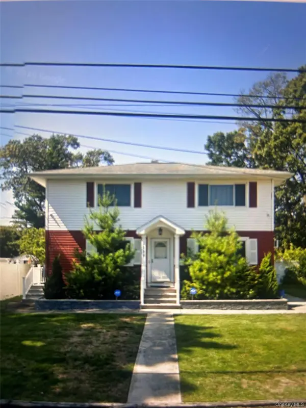155 Trouville RD, Copiague, NY 11726