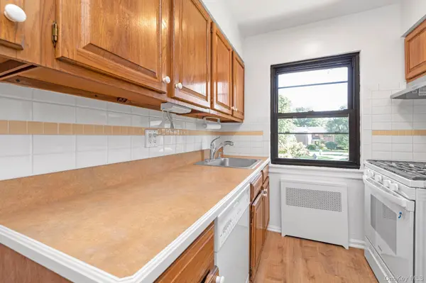 1197 E broadway #K24, Hewlett, NY 11557