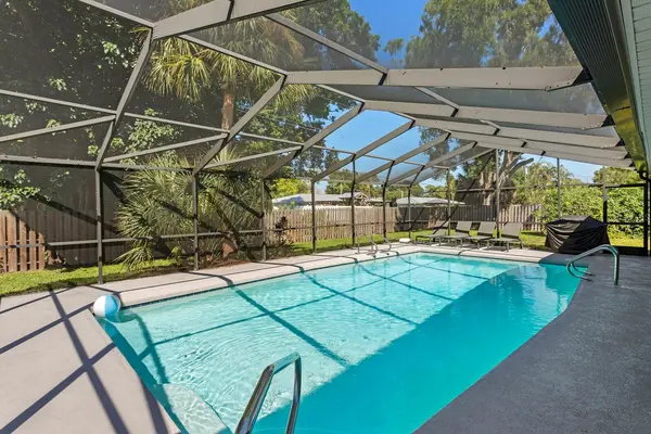 5706 8TH AVENUE DR W, Bradenton, FL 34209
