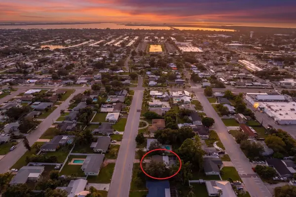 5706 8TH AVENUE DR W, Bradenton, FL 34209