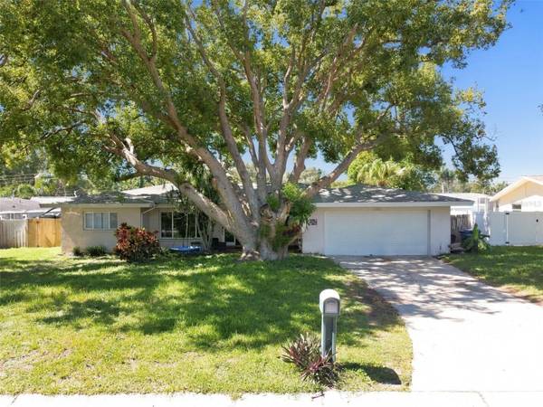 1356 WOODCREST AVE, Clearwater, FL 33756
