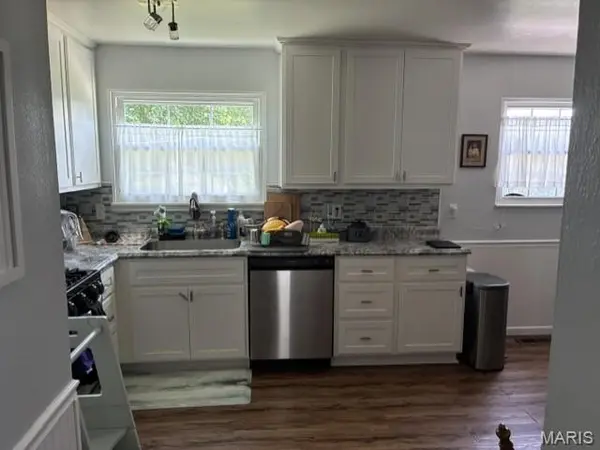 12014 Renaissance DR, Maryland Heights, MO 63043