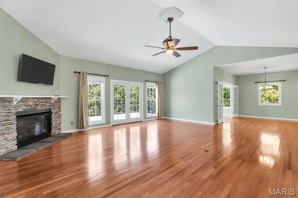 106 N Kings RD, Lake Sherwood, MO 63357