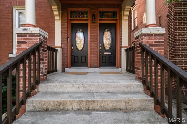 3884 Connecticut ST, St Louis, MO 63116