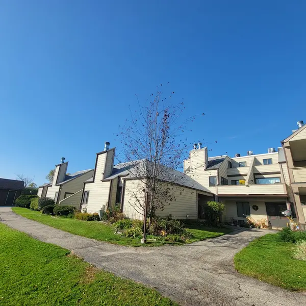 3338 Berwyn AVE #93A, North Chicago, IL 60064