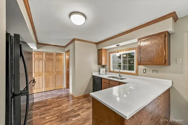 1253 Evergreen DR, Carol Stream, IL 60188
