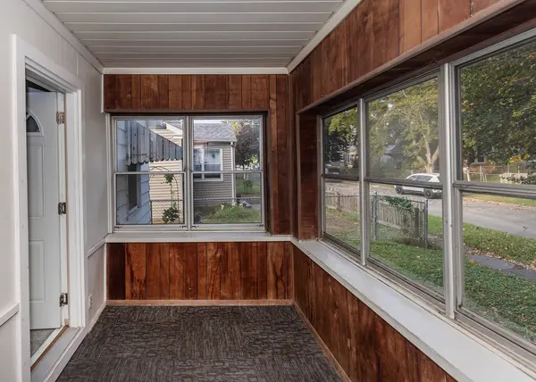 318 S Hazelwood AVE, Davenport, IA 52802