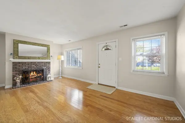 118 S President ST, Wheaton, IL 60187