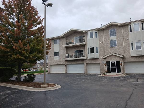 701 5th Avenue N 5th AVE #102, Addison, IL 60101