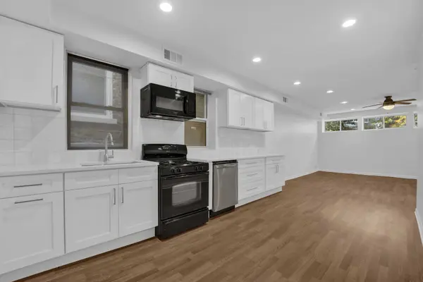 2937 N washtenaw AVE #1, Chicago, IL 60618