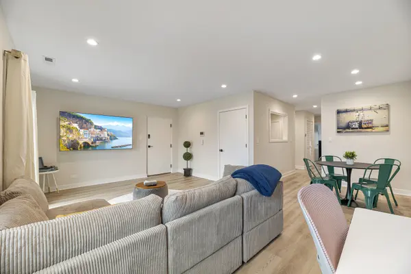 7109 N Western AVE #3S, Chicago, IL 60645