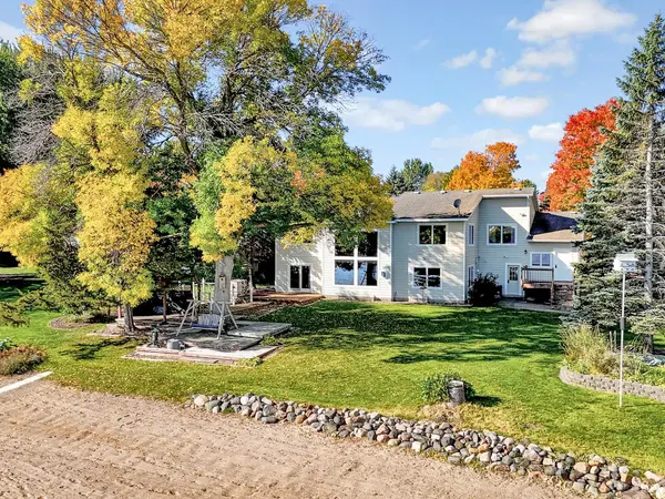 31137 Peninsula AVE, Lindstrom, MN 55045