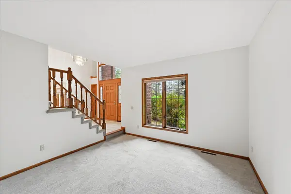 12888 S Robert TRL, Rosemount, MN 55068