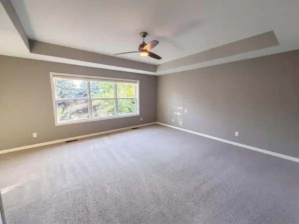 16891 E Lake DR, Lakeville, MN 55044