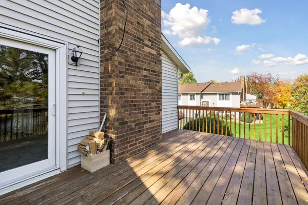 10348 Yorktown LN N, Maple Grove, MN 55369