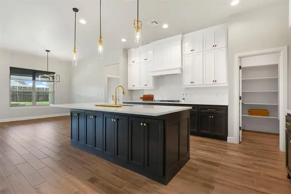 12801 Cobblestone Curve RD, Oklahoma City, OK 73142