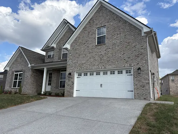 930 Stovers Glen Dr, Murfreesboro, TN 37128