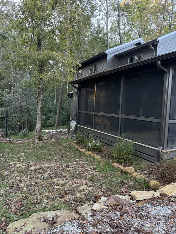 156 Hemlock Cv, Tracy City, TN 37387