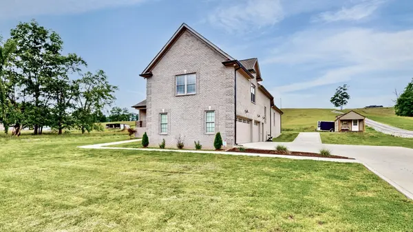 1742 Old Gallatin Rd, Portland, TN 37148