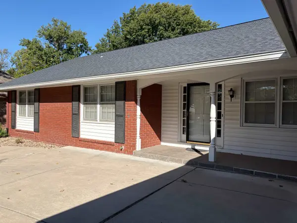 8310 E Brentmoor Lane, Wichita, KS 67206