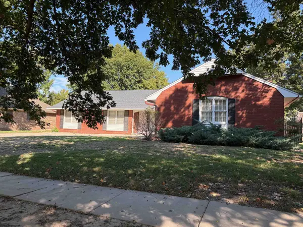 8310 E Brentmoor Lane, Wichita, KS 67206