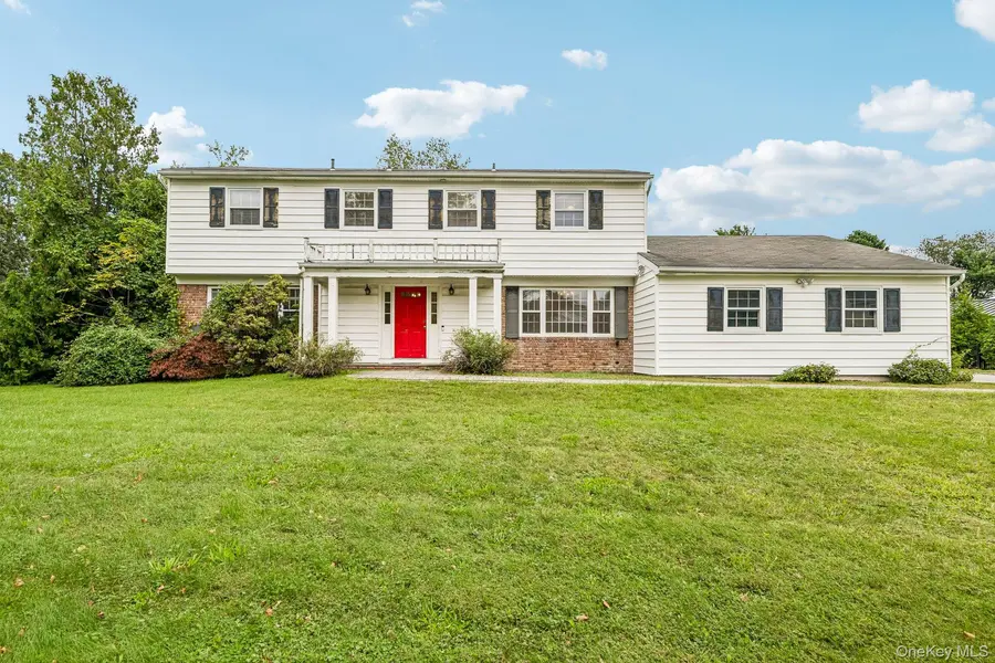 5 Edwin LN, Huntington, NY 11743