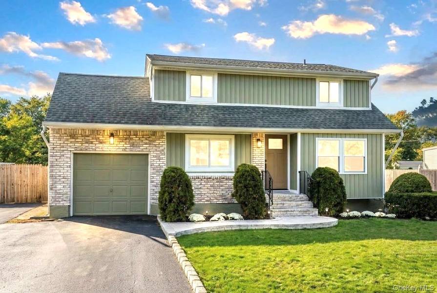 163 Avondale DR, Centereach, NY 11720